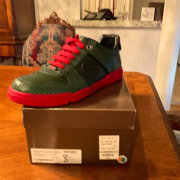 Men’s Gucci Sneaker - Picture 1 of 5